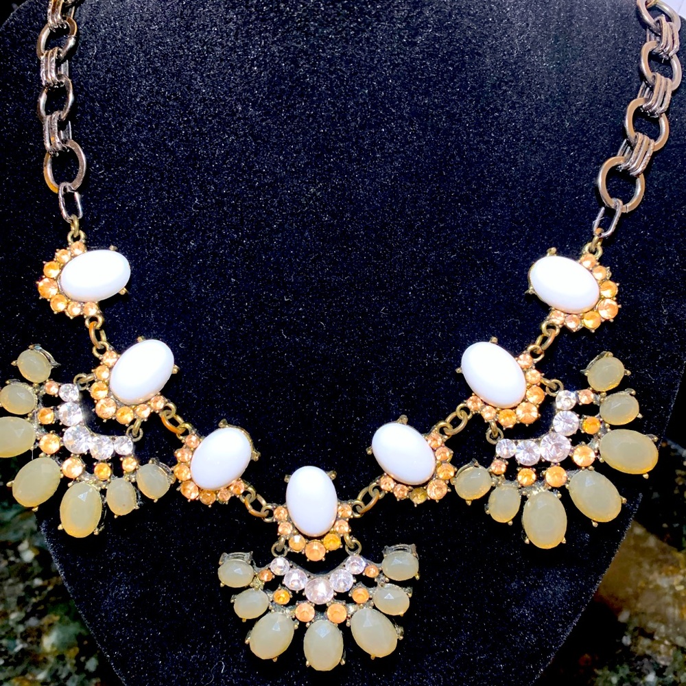 Statement collar necklace